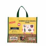 sac jaune et vert avec informations sur le recyclage